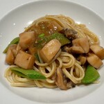 IMPASTO - Cコースのパスタ、リングイネピッコレ: 三重県尾鷲産”紋甲イカ”のラグー “スナップエンドウ”