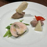IMPASTO - Cコースの前菜、鶏の3種盛り合わせ（ポルケッタ・レバーペースト・砂肝のコンフィ）、何ともワインに合うおつまみ