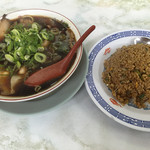 新福菜館 - 2015.3.17　中華そば（並）650円とヤキメシ500円（税込）