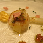 Convivio - アスパラガスと帆立貝のアントニオ風　アップ