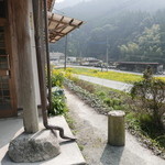 ろばたやき山ろく - もう菜の花が！春ですね〜