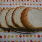 パン工房桜道 - 山形食パン４枚切+ミミ　￥250-