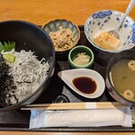 お料理 とみやま - ねぎとろしらす丼　1680円