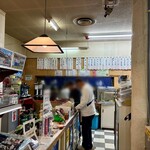 二本松バイパスドライブイン - 受け取りカウンターの様子