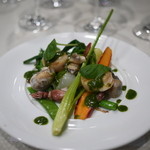 ビストロ キフキフ - 春野菜と貝類、ほたるいかのサラダ、バジルのドレッシング