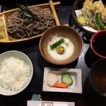 銀座江戸家 - 蕎麦セット。ボリュームはありました