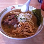 長八 - ラーメン大盛り