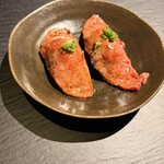 炭火焼肉割烹 士士 - 