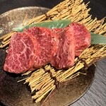 炭火焼肉割烹 士士 - 