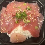 サミット - 料理写真:まぐろ？じゃないのも混じってない？