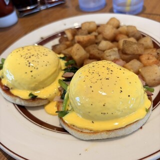 Eggs ’n Things_0