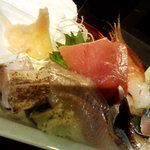 しんぽ - 刺身　１人で食べるにはなかなかの量　特にウニ、ボタン海老が旨い