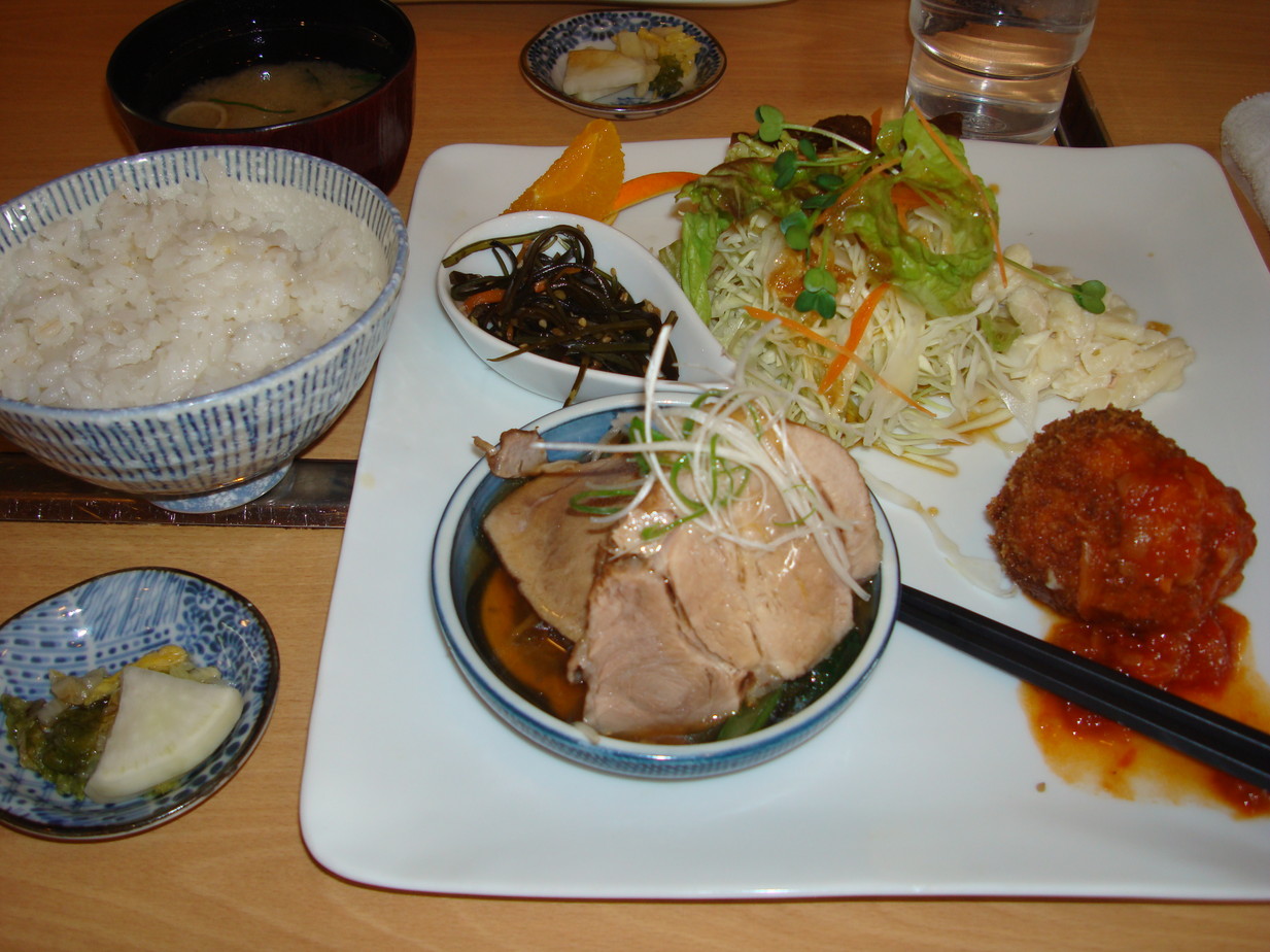 染と茶 可部店[ステーキ・ハンバーグ・カレー/広島県広島/本通/新天地/流川町/横川/0828144197]の