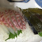 まぐろや - 鯛としめ鯖をいただきます。どちらも絶品。