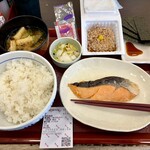 なか卯 - 料理写真:銀鮭納豆朝食