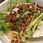 四川担担麺 阿吽 - 炸醤肉末と水菜と辣油のゴハン！