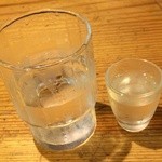 うどん工房悠々 - 右：サワードリンク（食前酢　サービス）　※2015年3月