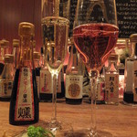 シャンパン&醤油バー フルートフルート - ロゼ：900円+本日のスパークリング：600円