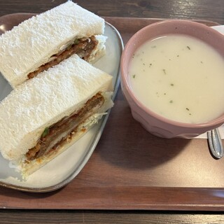 カフェ モグモフ_1