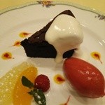 フランス料理 ビストロ・ド・リヨン - ガトーショコラと木苺のシャーベット