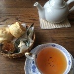 紅茶の店しゅん - ダージリンティーとスコーン
