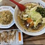 どうとんぼり神座 - 料理写真:半炒飯、餃子セット
