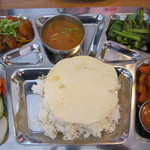 マチャプチャレ - ランチダルバート♪パクチー満載でした。