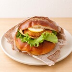 R Baker - 料理写真:フィッシュバーガー