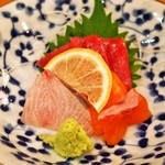 Naniwa Robata Itada Kitai - 本日の煮魚とお刺身定食（お刺身）
