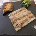 豚足とフォアグラのテリーヌ(+1,000円)(前菜)
          