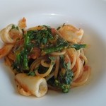 36169809 - ヤリイカと菜の花のスパゲッティトマトソース