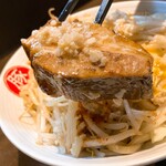 ぎんや - 迫力のド厚切りチャーシュー
