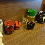 三三七 - 卓上調味料