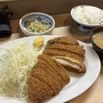 丸八とんかつ店 本店