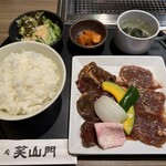 焼肉 笑山門 - 料理写真:トンデン２種盛りセット