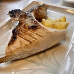 とろわる - ぶりのカマ塩焼き（1390円）