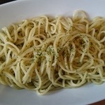 カフェリーブス - バジルソースのパスタ