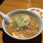 げんこつらぅめん 屋台や - ピリ辛げんこつ・650円