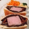 ブラッスリー レキップ - 豚フィレカツサンドトリュフとマッシュルームソース
   (サラダ、ドリンク付)  1430円