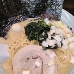 横浜家系ラーメン 魂心家 - 料理写真: