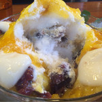 いちょうの木 - マンゴー、小豆、カスタード、白玉 1300円