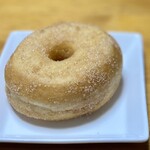 BLANKET DONUTS - シナモン（310円）