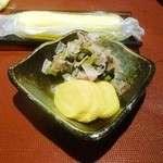 レストラン プルミエ - ステーキ丼の御新香