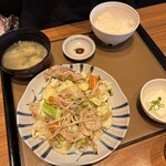 やよい軒 - 料理写真:
