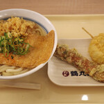 鶴丸饂飩本舗 - 料理写真:きつねうどん、ちくわ天、玉ねぎ天