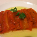 赤ピーマンのマリネ。肉厚のピーマンが甘い。