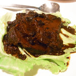 迫力の牛頬肉豆鼓煮込み。