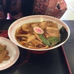 麺吉 - チャーシュー中華そば\980　と　ネギ塩メンマ\300