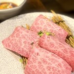 炭火焼肉 ホルモン にく式