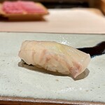 鮨 つぼみ - ヒラメ 軽く昆布締め 千葉より